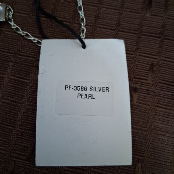 From St Xavier Laney FSX Silver Tone Necklace Cross Pendant Faux Pearl NWT - Picture 6 of 8